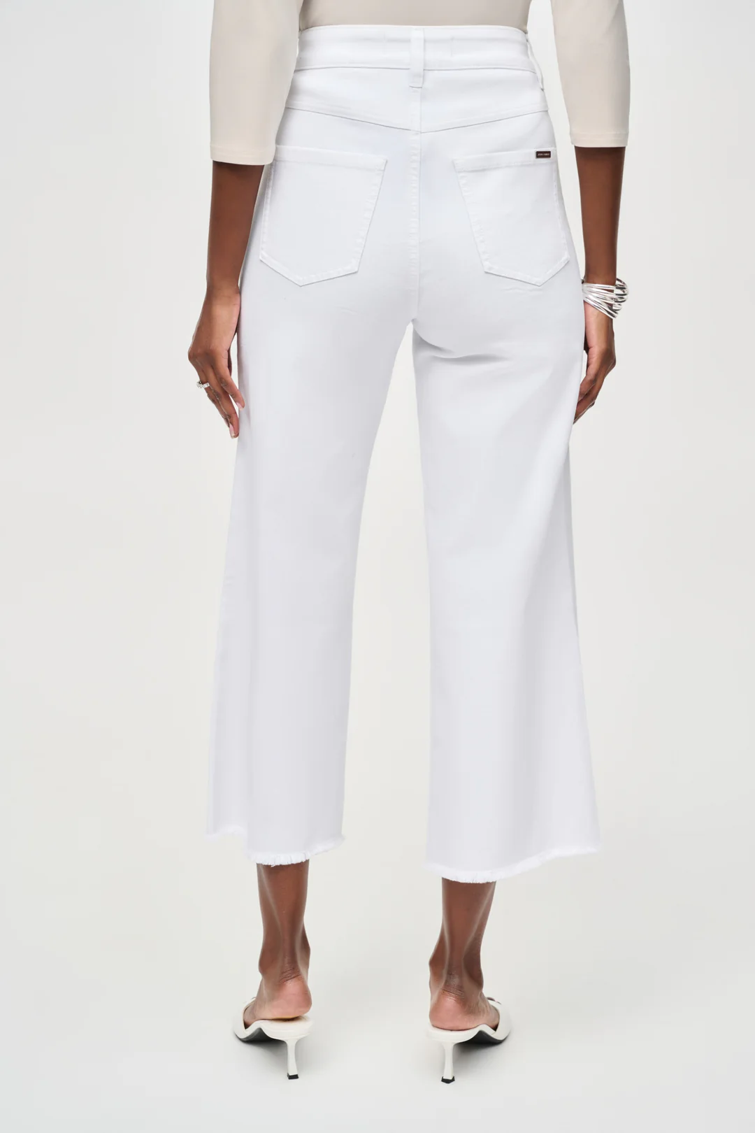 pantalones vaqueros culotte con costura frontal adornada pantalones vaqueros culotte con costura frontal adornada