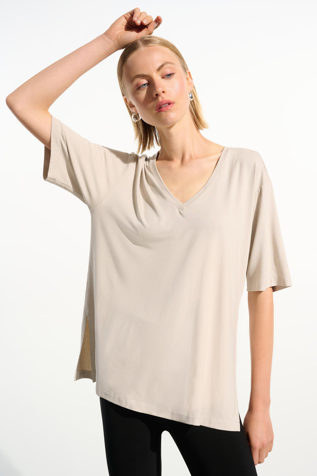 camiseta con escote en v de joseph ribkoff camiseta con escote en v de joseph ribkoff