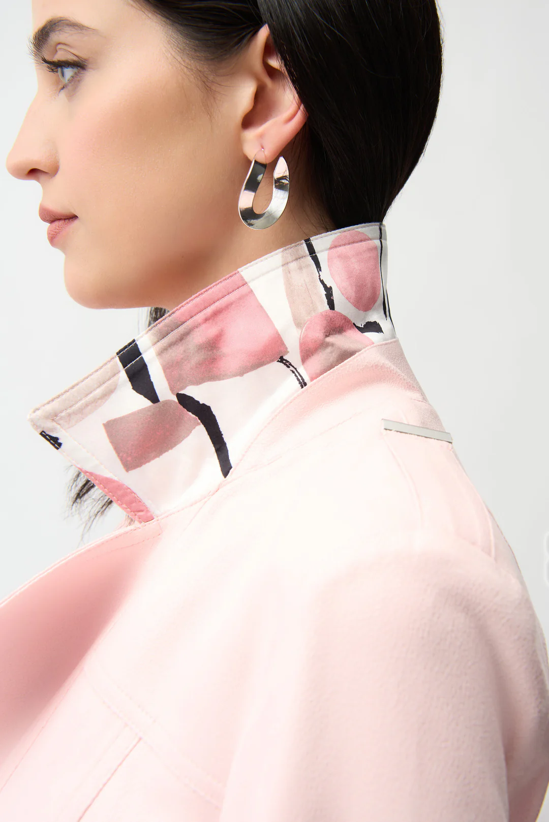 chaqueta entallada rosa con hebillas decorativas joseph ribkoff chaqueta entallada rosa con hebillas decorativas joseph ribkoff