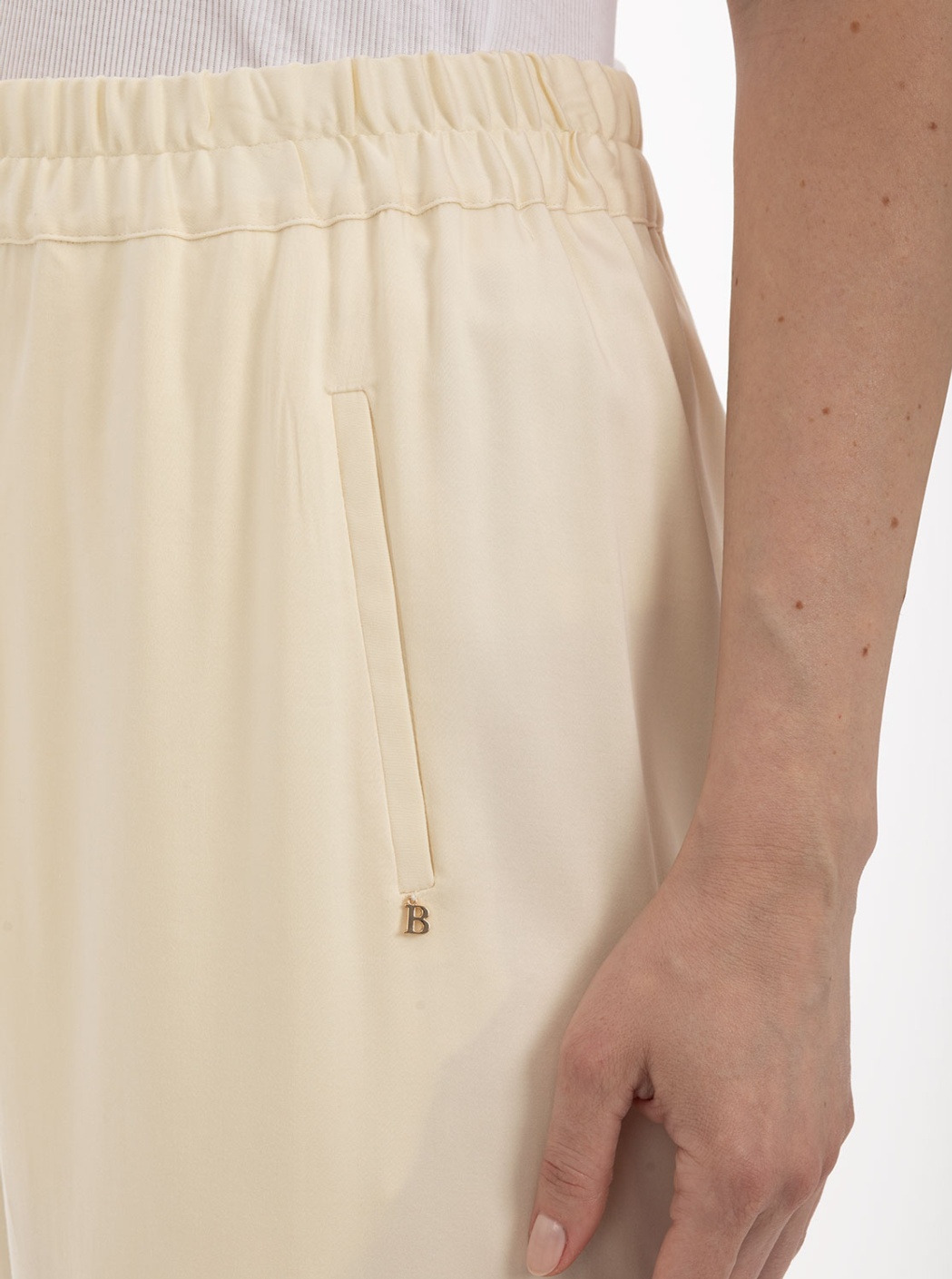 pantalón ancho crudo pantalón ancho crudo